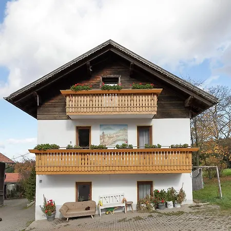 Farmhouse In Neukirchen Near Heiligen Blut Neukirchen beim Heiligen Blut Exterior photo